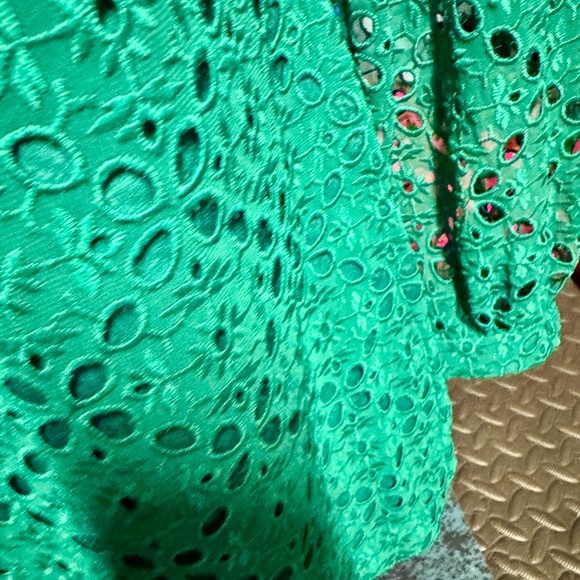 Lilly Pulitzer Sarina Romper - Evergreen Diamond Leaf Eyelet (Size 0) - Picture 4 of 8